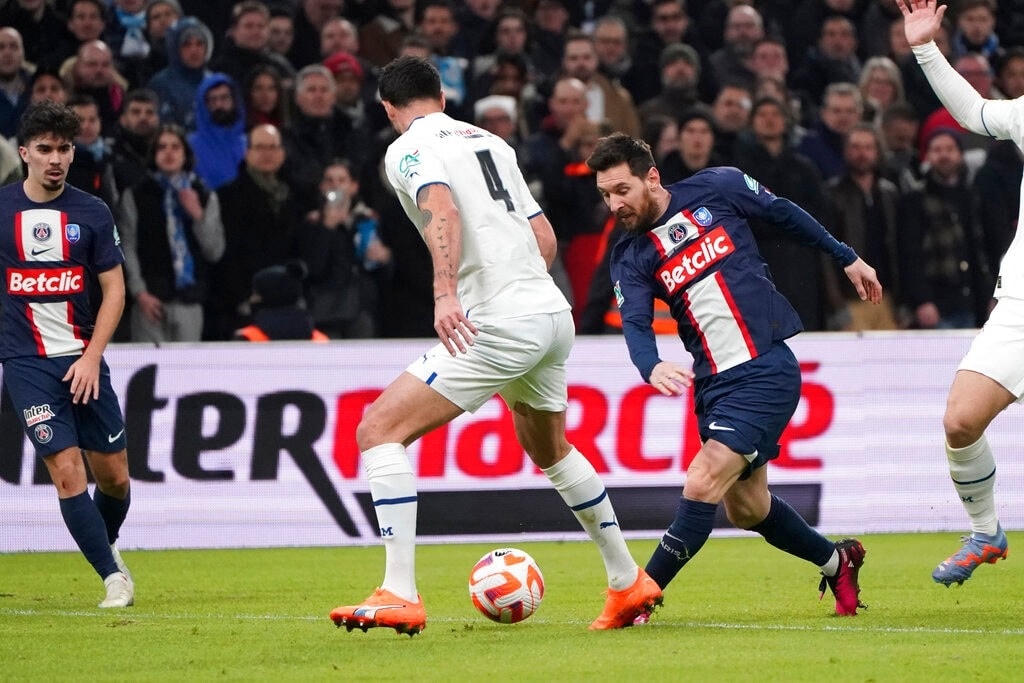 Messi chơi nỗ lực nhưng không tạo được dấu ấn trước Marseille. (Ảnh: AP).