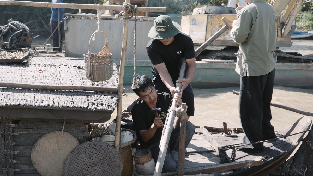 Nhà sản xuất tiết lộ về những khó khăn do khâu chuẩn bị và vận chuyển đạo cụ tốn nhiều công sức.