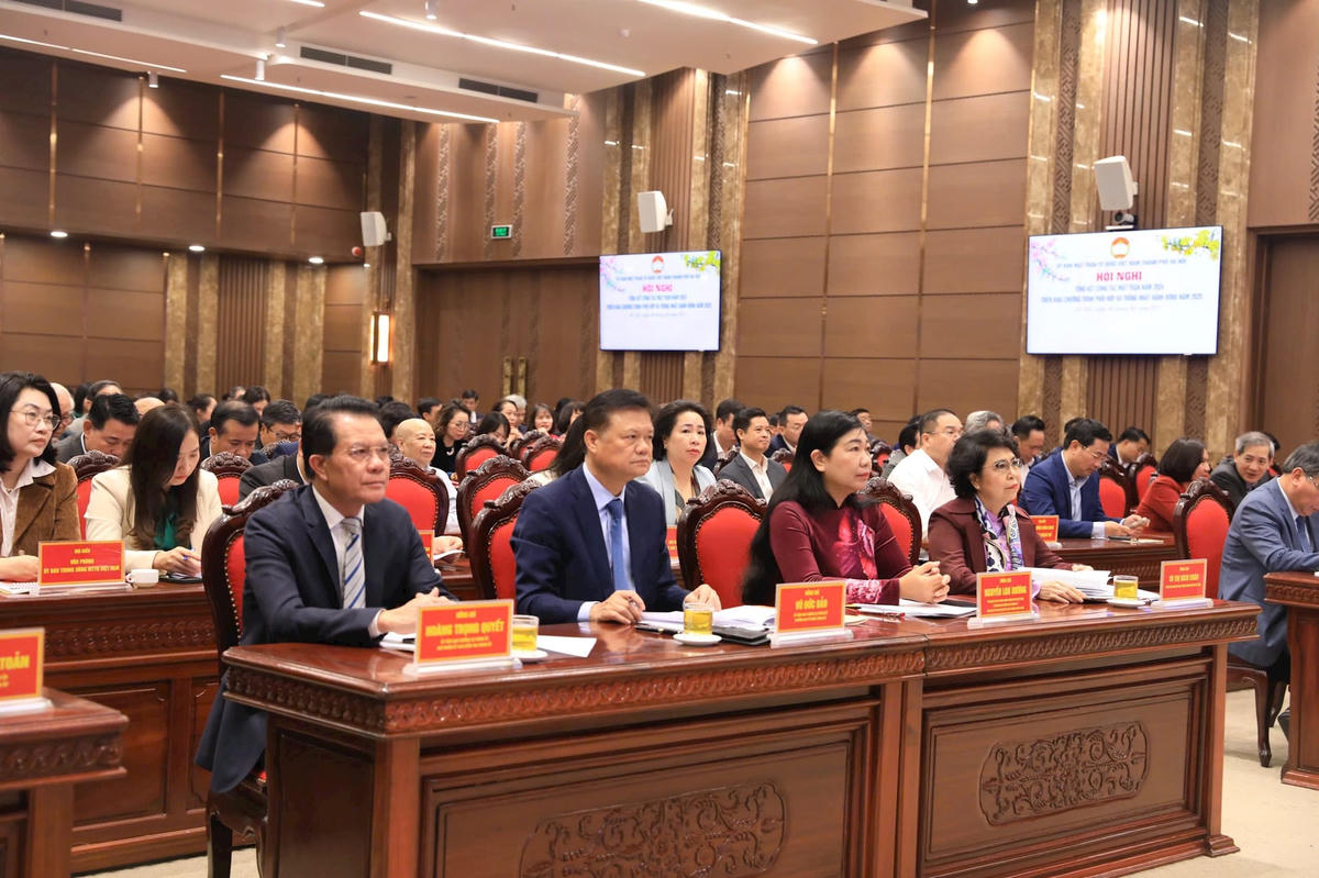 Các đại biểu tham dự hội nghị.