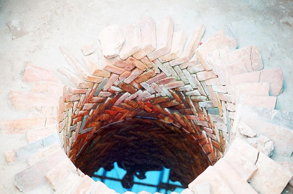 Giếng nước xây dựng thời nhà Trần - sự phát triển trong kiến trúc xây dựng so với thời Đại La và thời Lý.