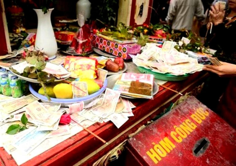 Công khai minh bạch tiền công đức sẽ tạo niềm tin của người dân vào hoạt động tôn giáo tin ngưỡng.