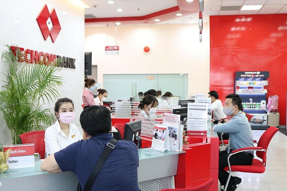 moodys-nang-xep-hang-trien-vong-cua-ngan-hang-techcombank-tcb_65fb999cbe3b4.jpg