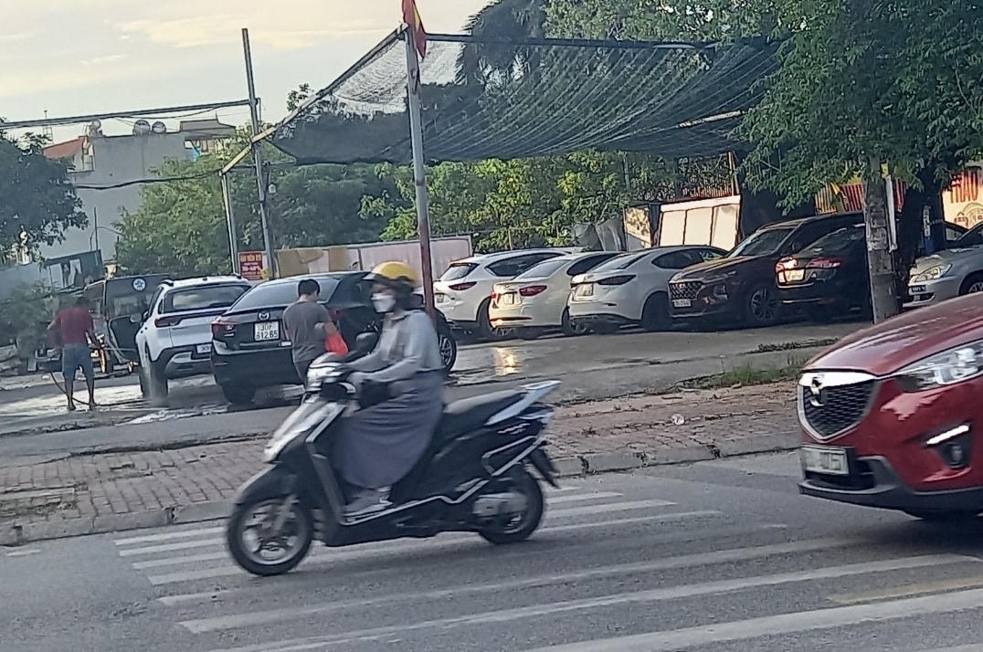 Hà Nội: Nhiều bãi xe, nhà hàng vi phạm trật tự đô thị 