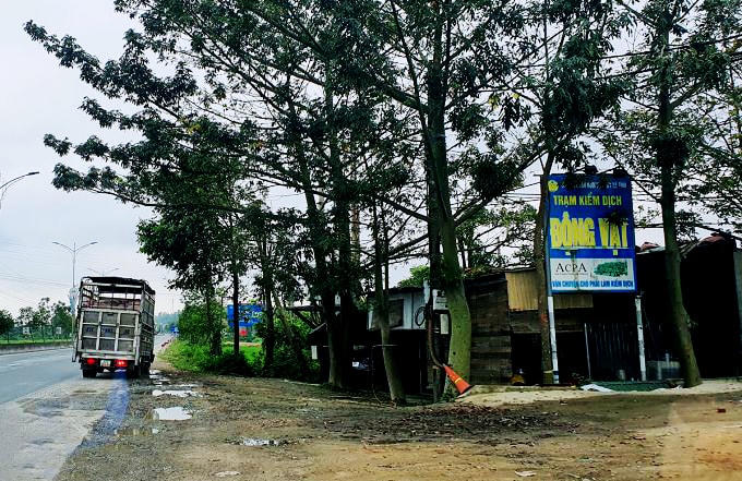 Trạm kiểm dịch và xét nghiệm, chuẩn đoán động vật nơi hai bị can làm việc. 