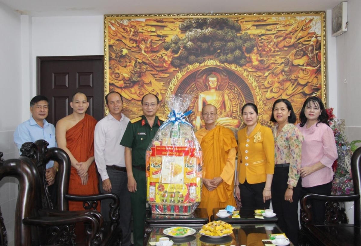 Chúc mừng Đại lễ Phật đản 2566 tại Tổ đình Phật giáo Nam tông - chùa Bửu Quang, phường Bình Chiểu, TP Thủ Đức.