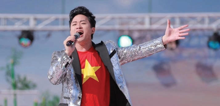 Ca sĩ Tùng Dương.