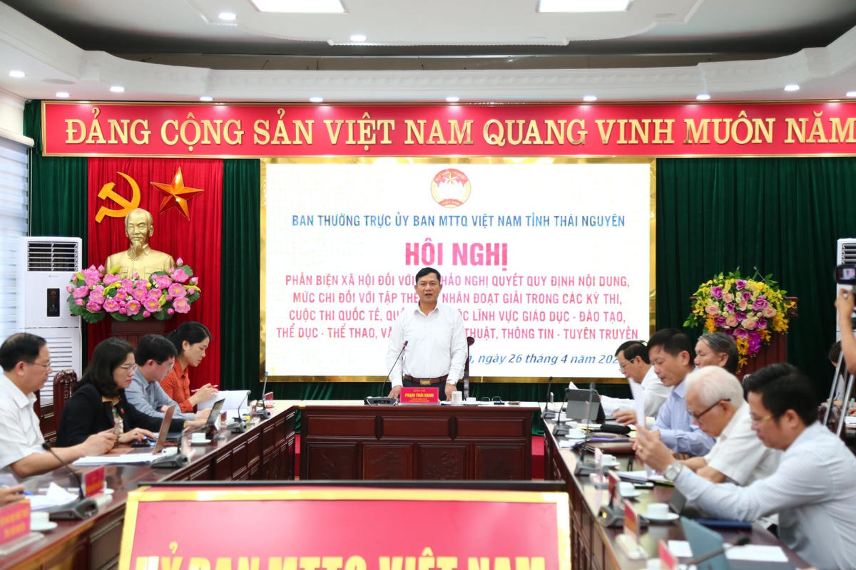Ông Phạm Thái Hanh, Chủ tịch Ủy ban MTTQ tỉnh Thái Nguyên phát biểu tại hội nghị. 