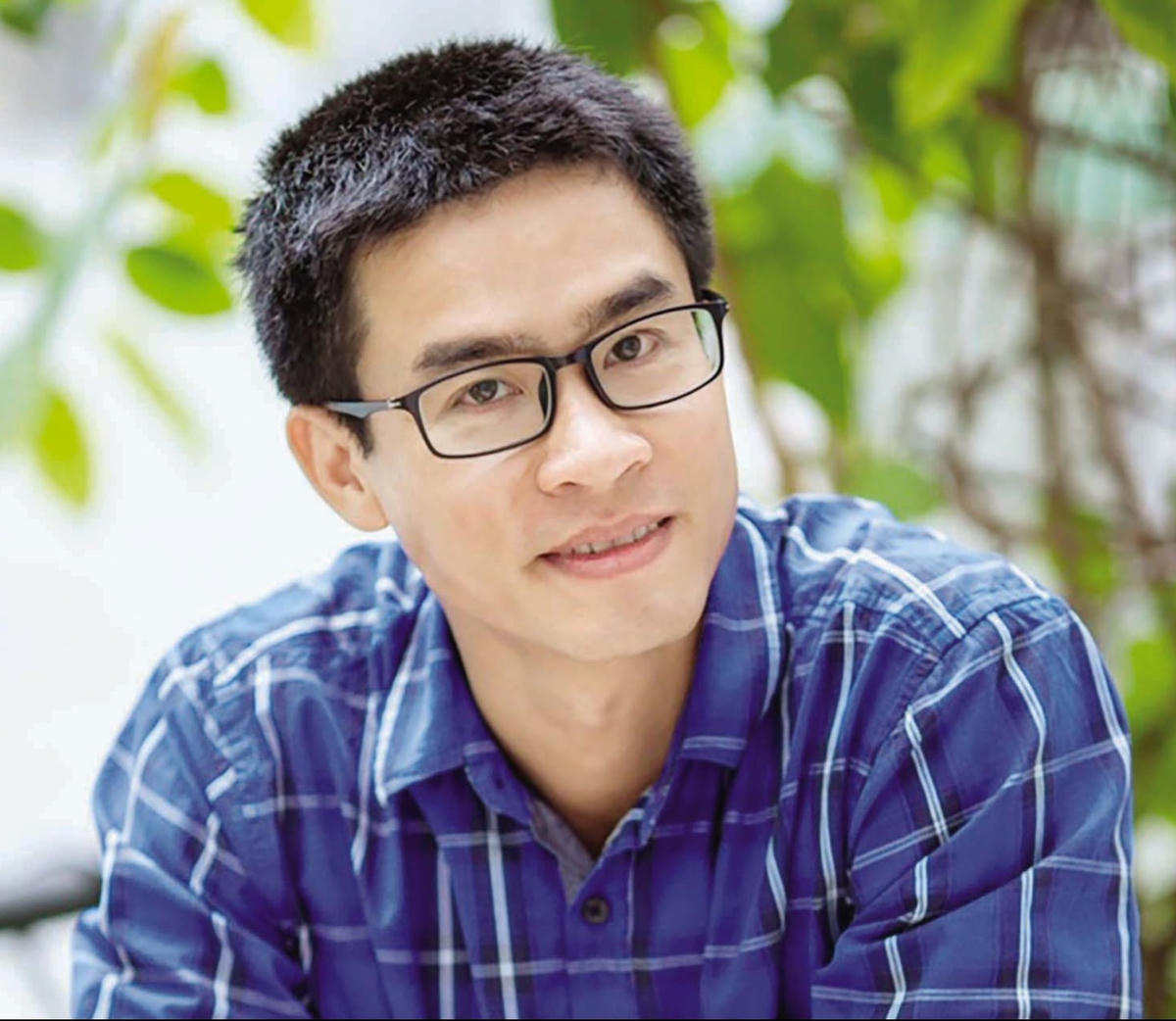 Nhà thơ Nguyễn Phong Việt.  