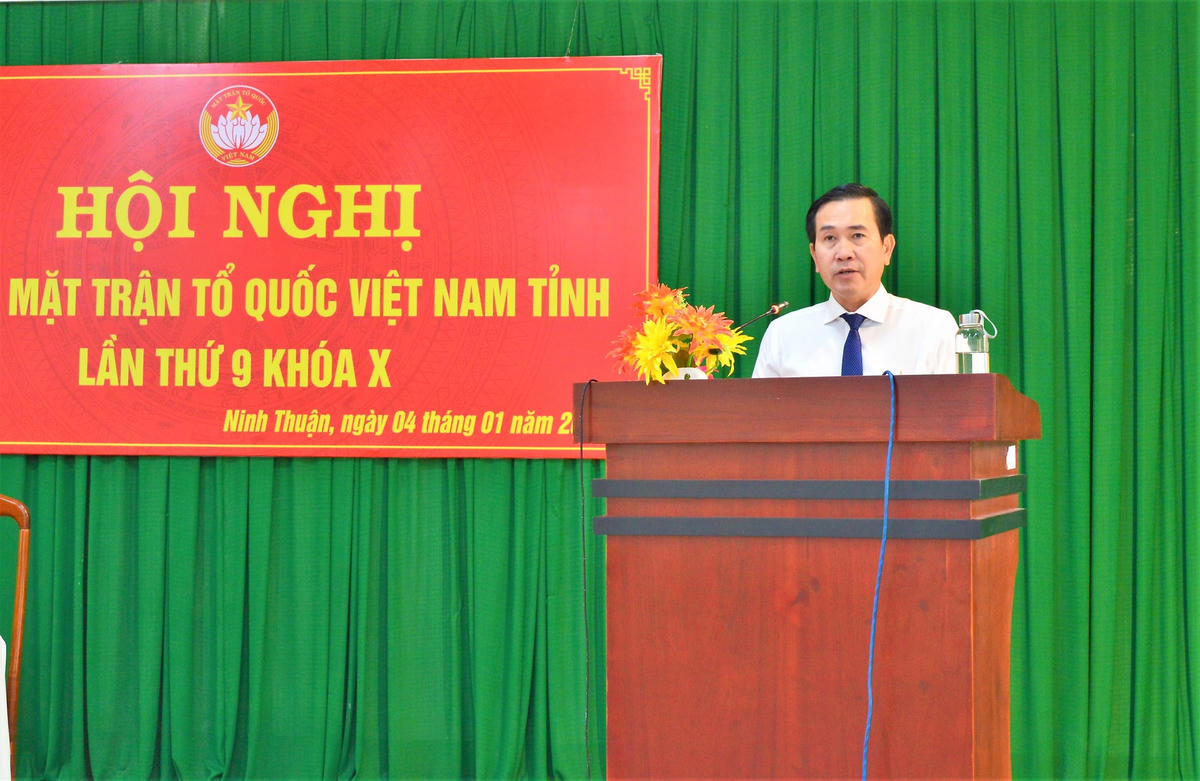 Ông Phạm Văn Hậu, Phó Bí thư Thường trực Tỉnh ủy Ninh Thuận phát biểu tại hội nghị.