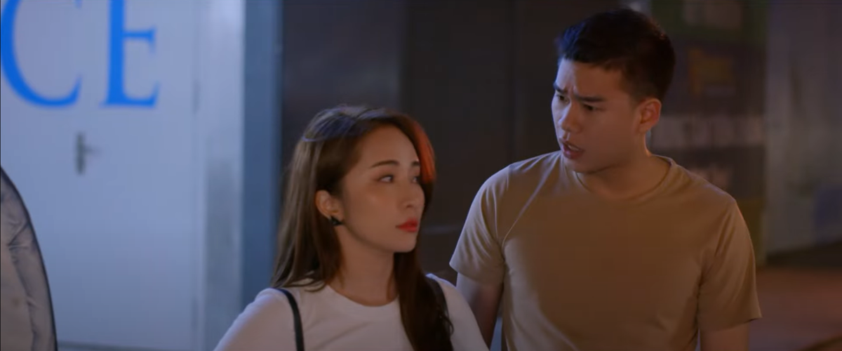 Hào “giả nai” hỏi Minh chuyện hôm trước mà cô nhắc tới là chuyện gì.