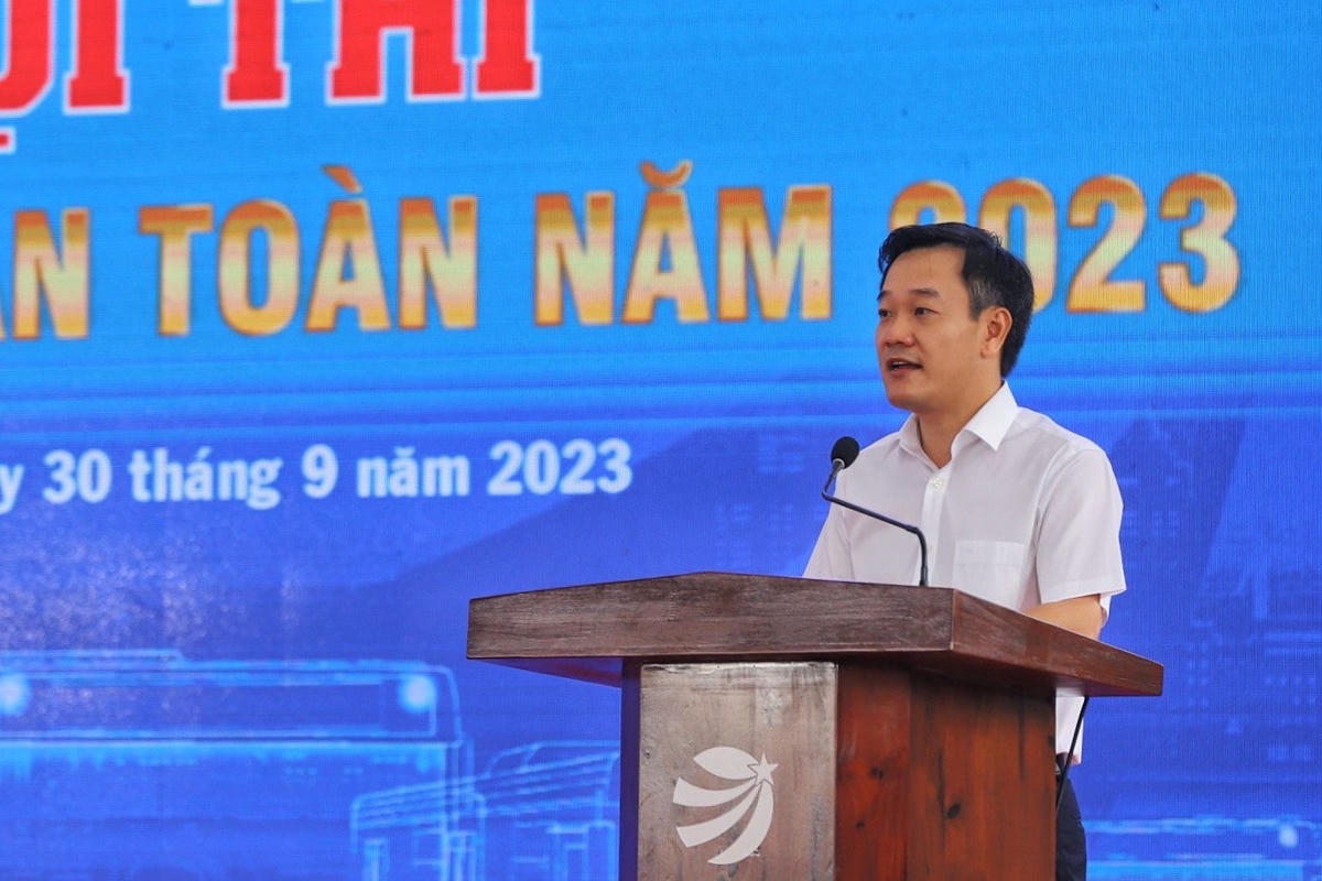 Ông Nguyễn Thuỷ, Phó Tổng Giám đốc Transerco phát biểu tại hội thi.