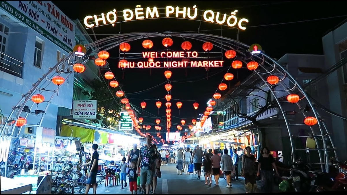 Chợ đêm Phú Quốc.  