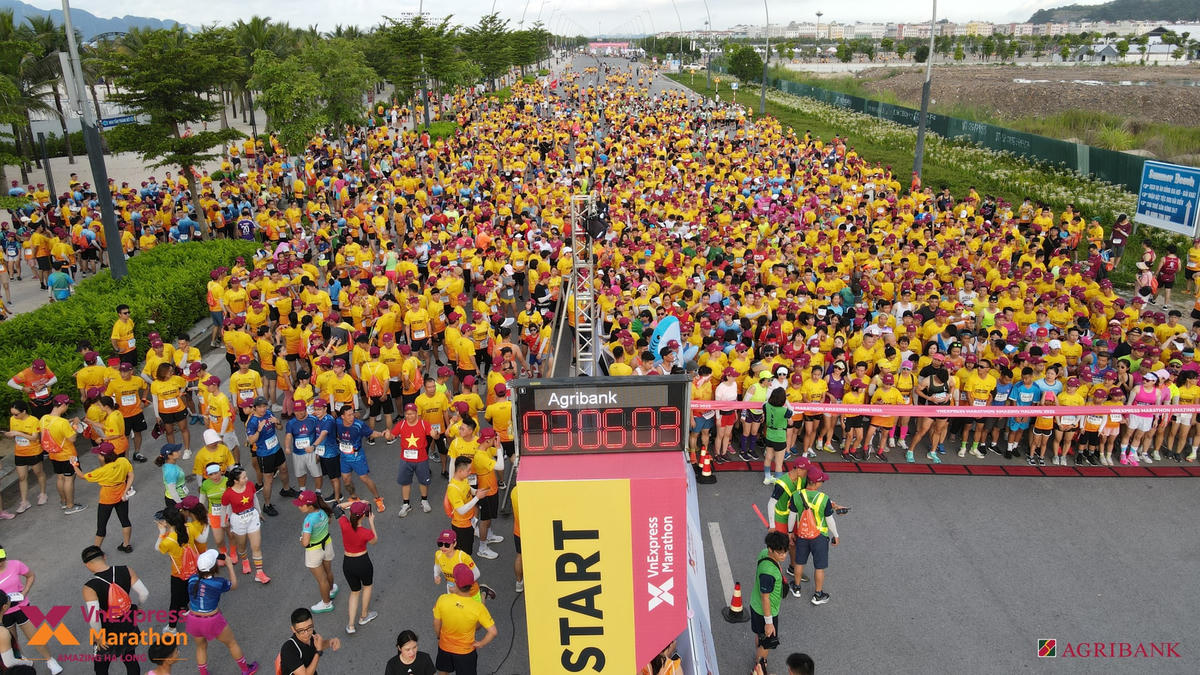 Giải chạy VnExpress Marathon Amazing Hạ Long 2022 thu hút số lượng VĐV cao kỷ lục trong hệ thống giải.