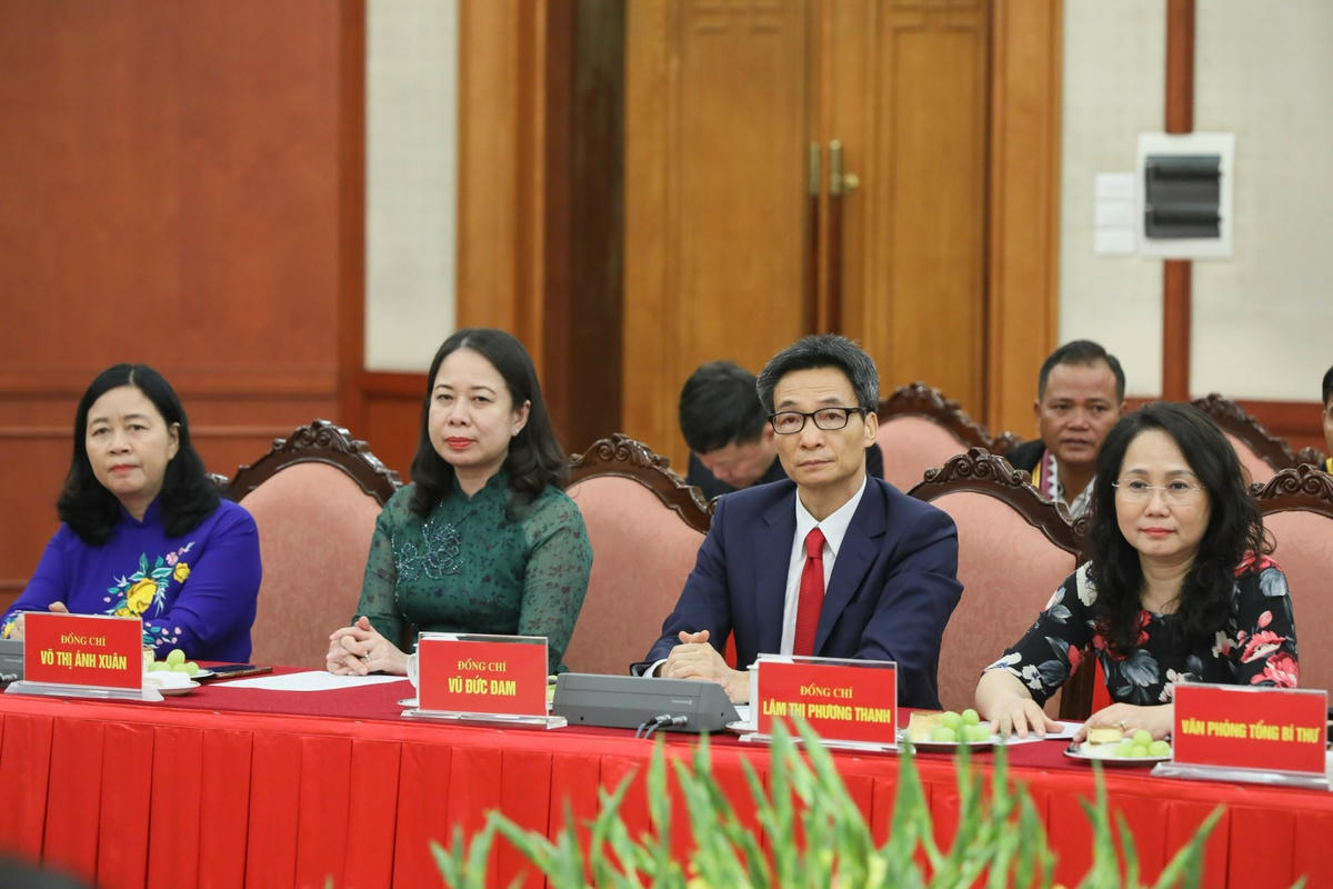 Lãnh đạo Đảng, Nhà nước tham dự buổi gặp mặt.