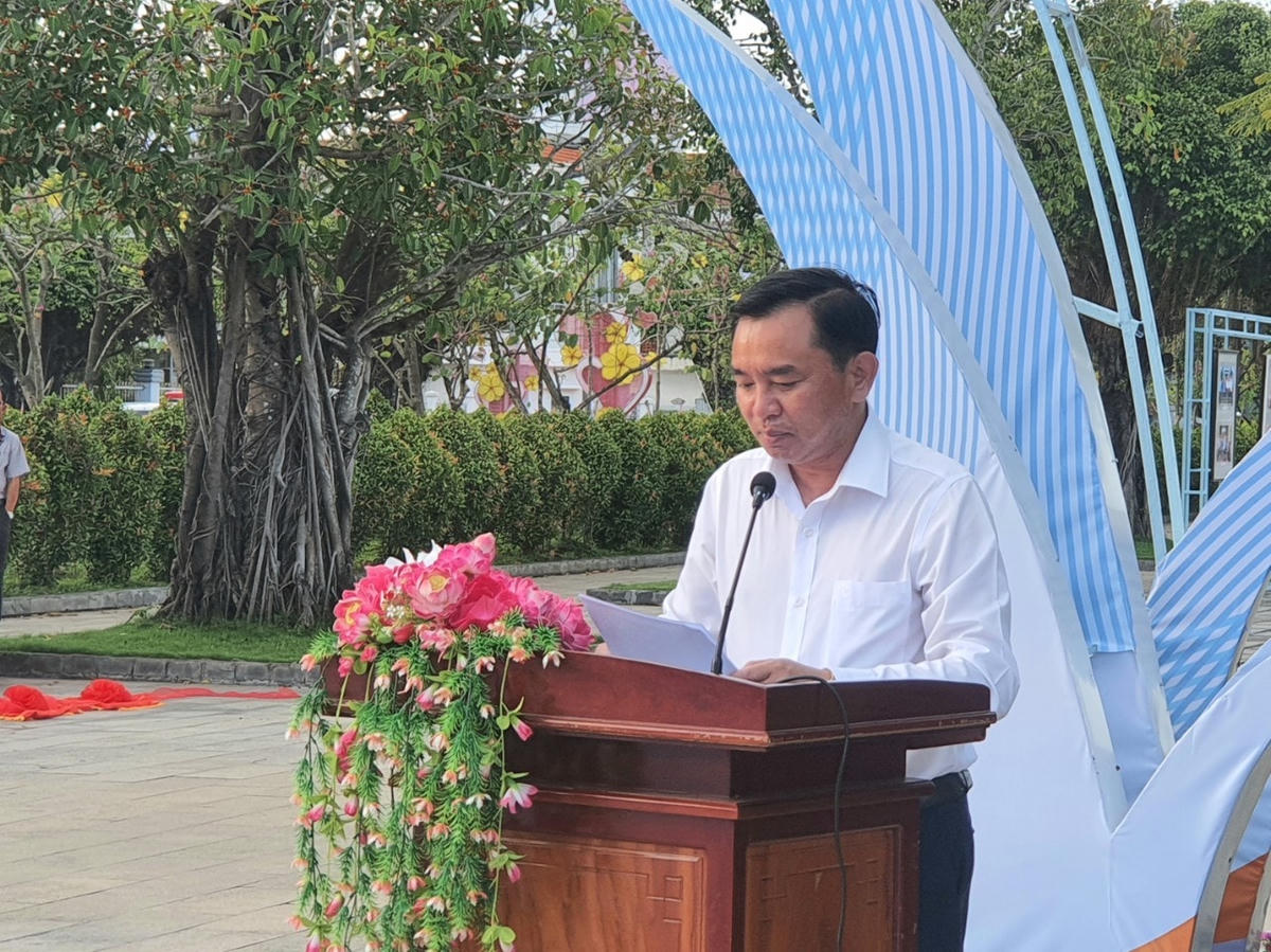 Phó Chủ tịch UBND tỉnh Bạc Liêu Phan Thanh Duy phát biểu tại Lê khai mạc triển lãm ảnh.