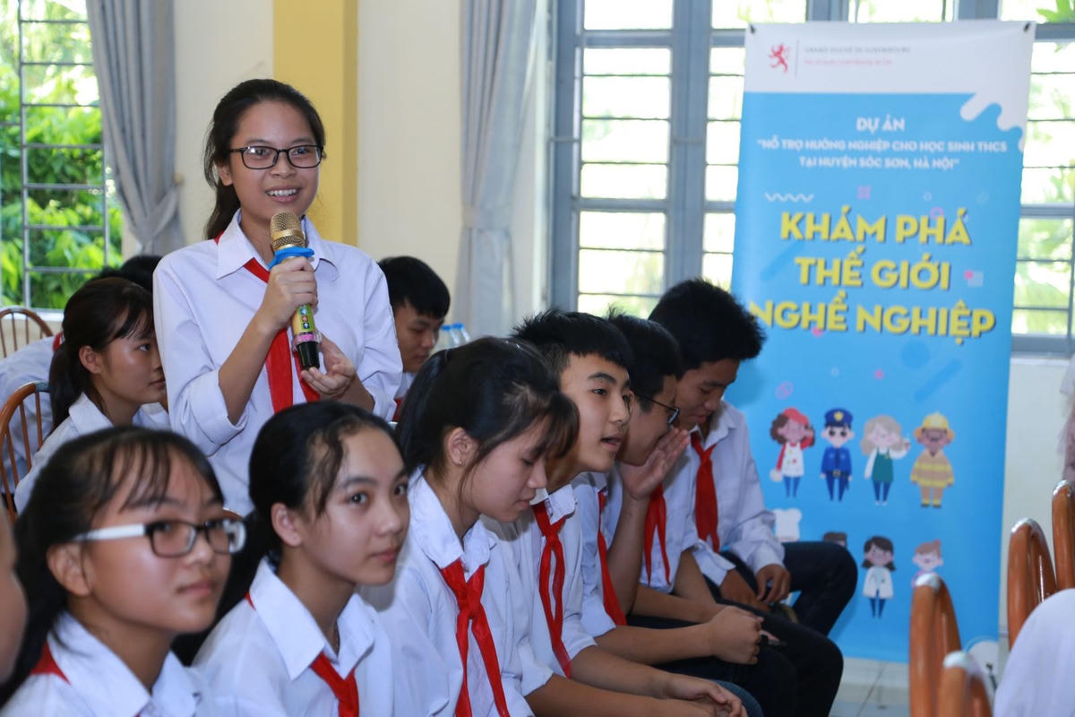 Học sinh bậc THCS trong tiết học tìm hiểu về hướng nghiệp.       Ảnh: TL.