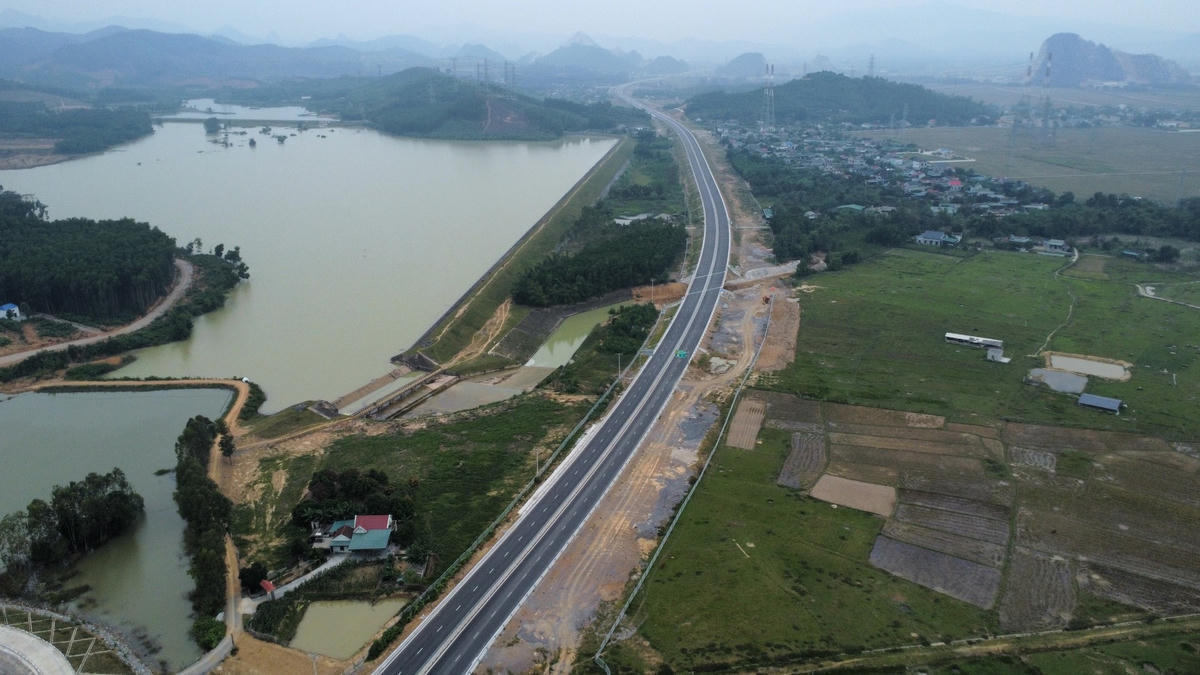 Khánh thành 2 dự án cao tốc, rút ngắn thời gian đi từ Hà Nội - Nghệ An chỉ còn 3,5 giờ