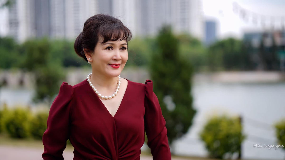 Hiện, dù đã ở tuổi 60 nhưng NSND Minh Hòa vẫn giữ được vẻ đẹp của thời thiếu nữ. 