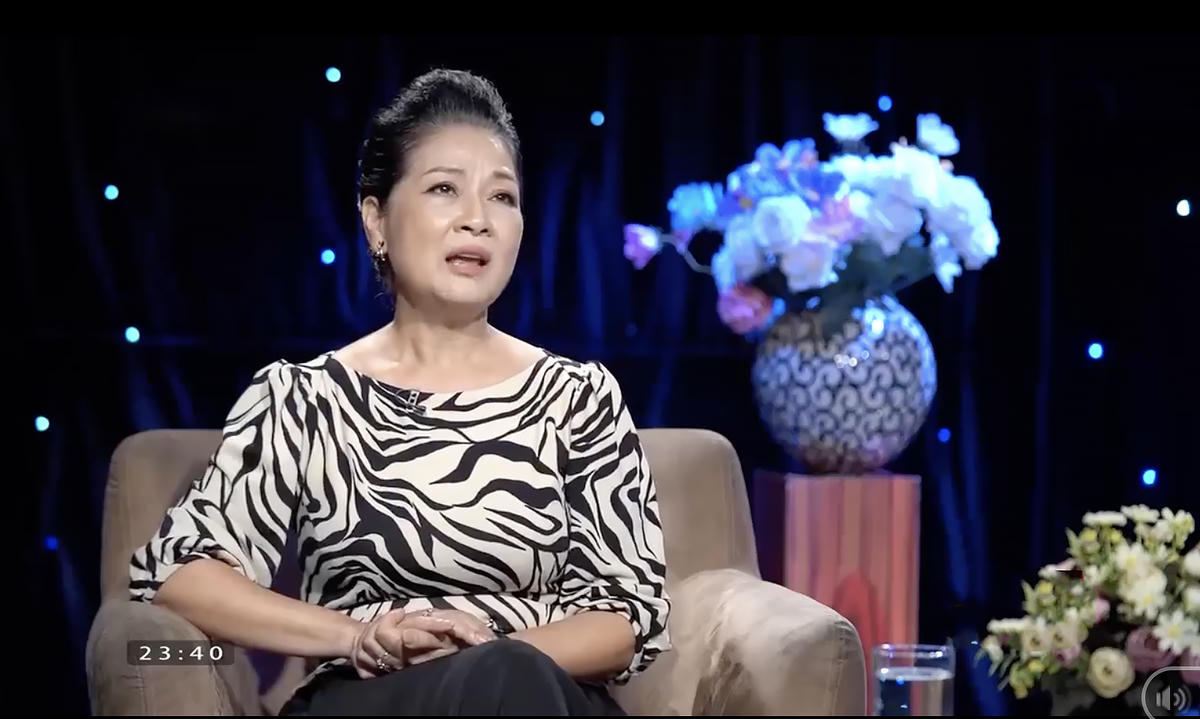 NSƯT Minh Phương quan niệm, để gia đình được bình yên thì cả hai người đều phải ý thức được bước về nhà là bực bội để ngoài cửa. Ảnh: FB. 