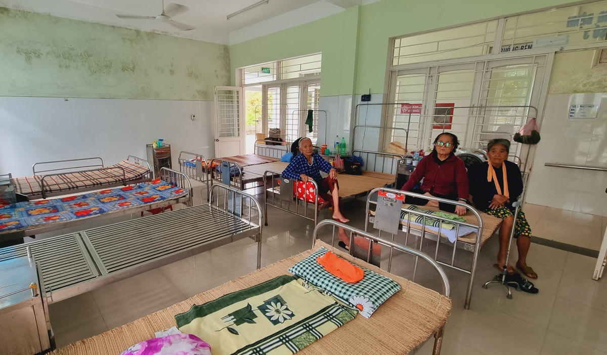 Một số bệnh nhân đang điều trị tại Bệnh viện y học cổ truyền Quảng Nam.