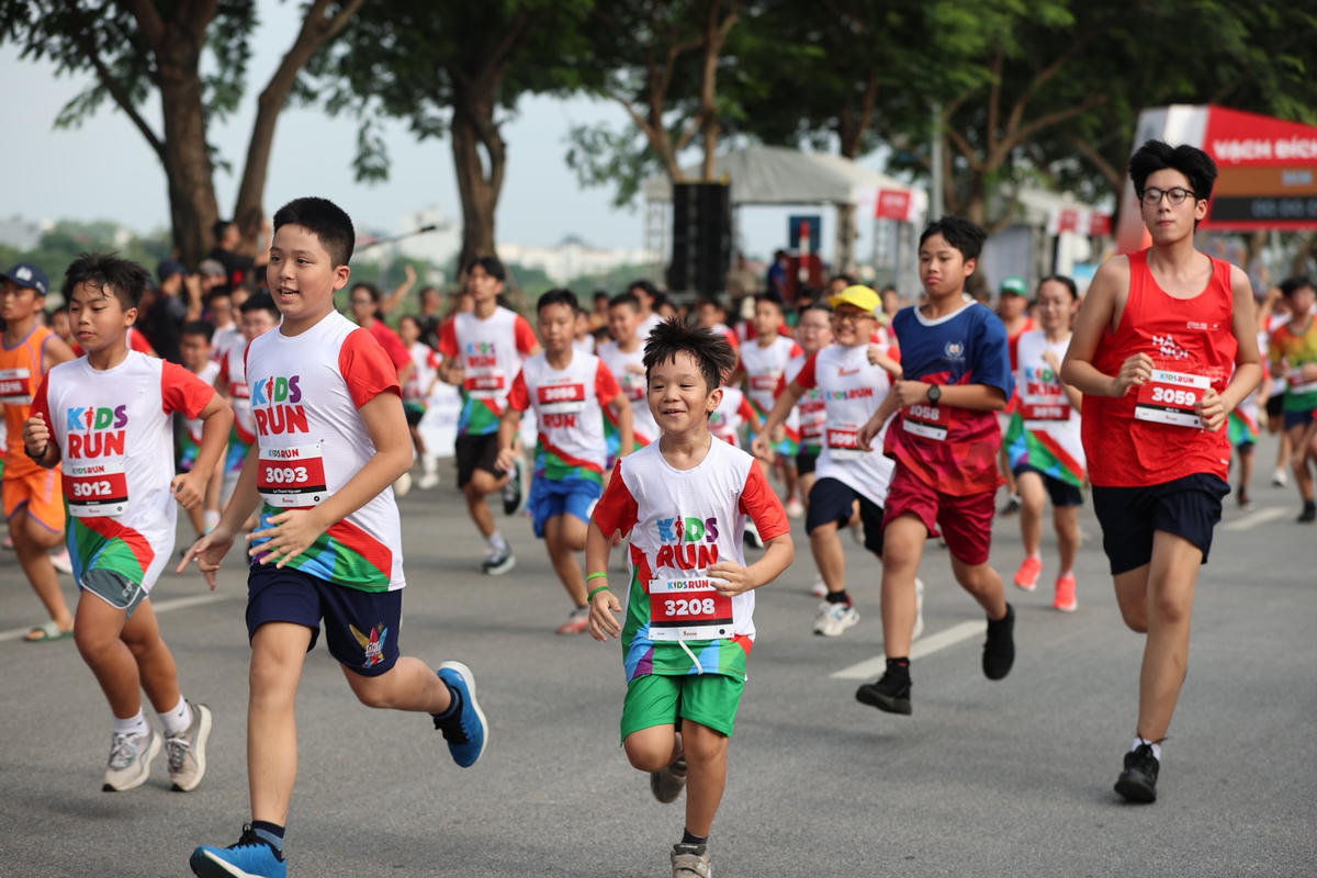 9,000 VĐV tham gia ‘bước chạy vì một Việt Nam vượt trội’, gắn kết cộng đồng và bứt phá những kỷ lục cá nhân