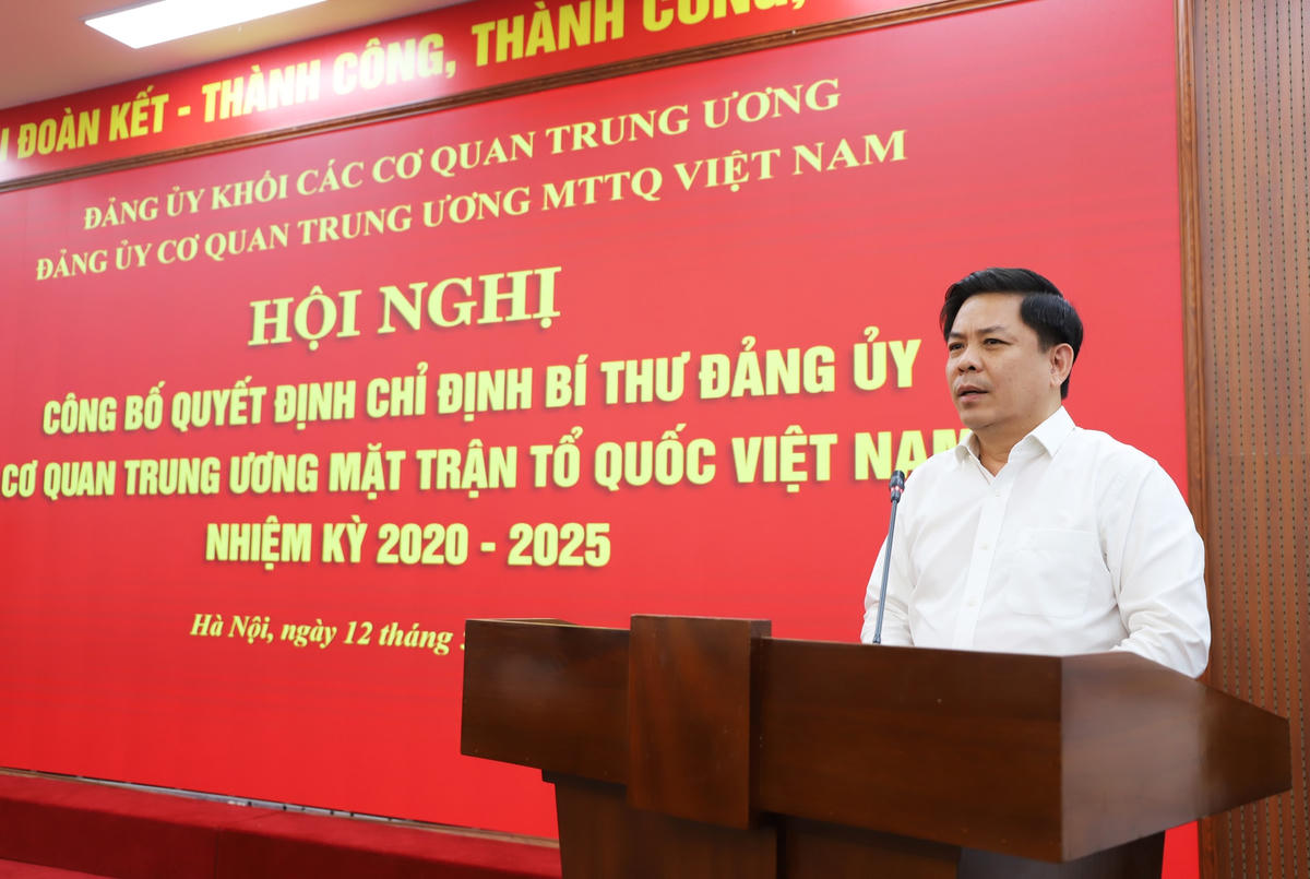 Bí thư Đảng ủy Khối các Cơ quan Trung ương Nguyễn Văn Thể phát biểu tại Hội nghị.