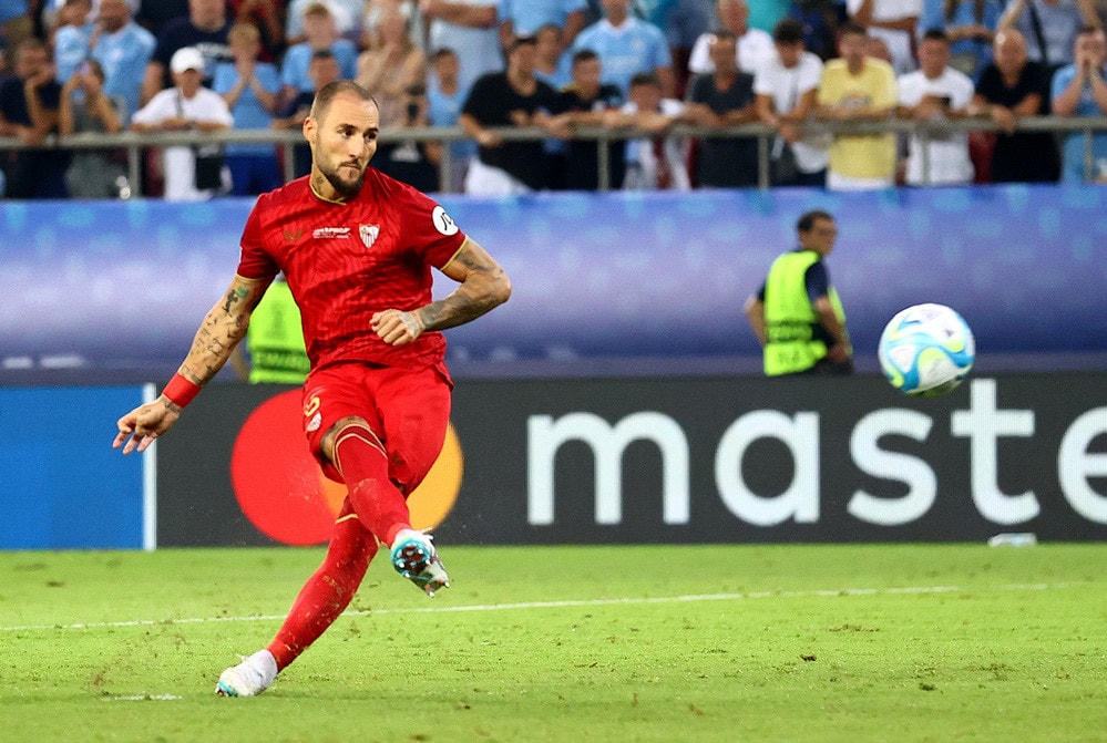 Duy nhất Gudelj bên phía Sevilla đá hỏng, dâng siêu cúp châu Âu cho đối thủ.