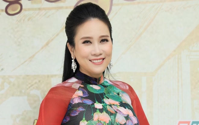 Tài năng ca hát bộc lộ khá sớm, 12 tuổi Vân Khánh đã có giải thưởng khi đăng ký thi hát.