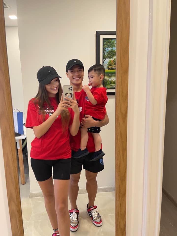 Nhiều tin đồn cho rằng cặp đôi đã sống chung trước khi về chung một nhà.  