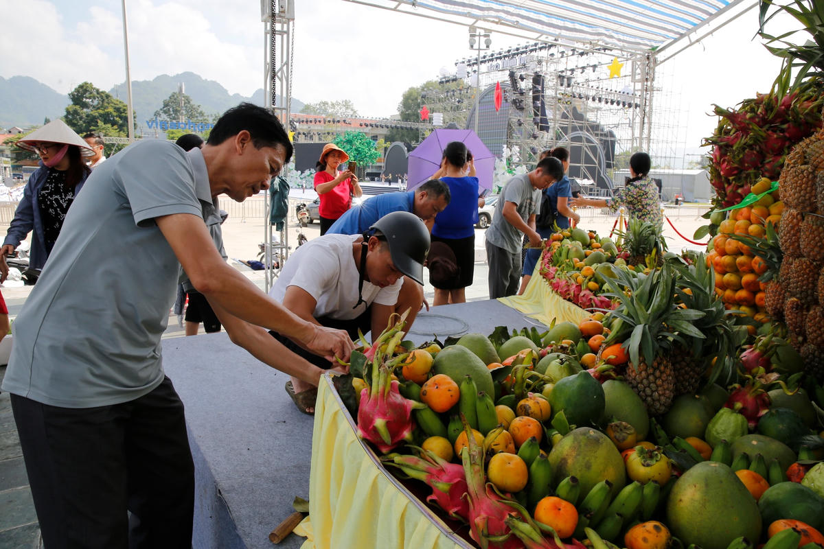 Theo tìm hiểu, từ năm 2013 đến nay, tỉnh Tuyên Quang vẫn giữ kỷ lục có mâm cỗ Trung thu lớn nhất Việt Nam.