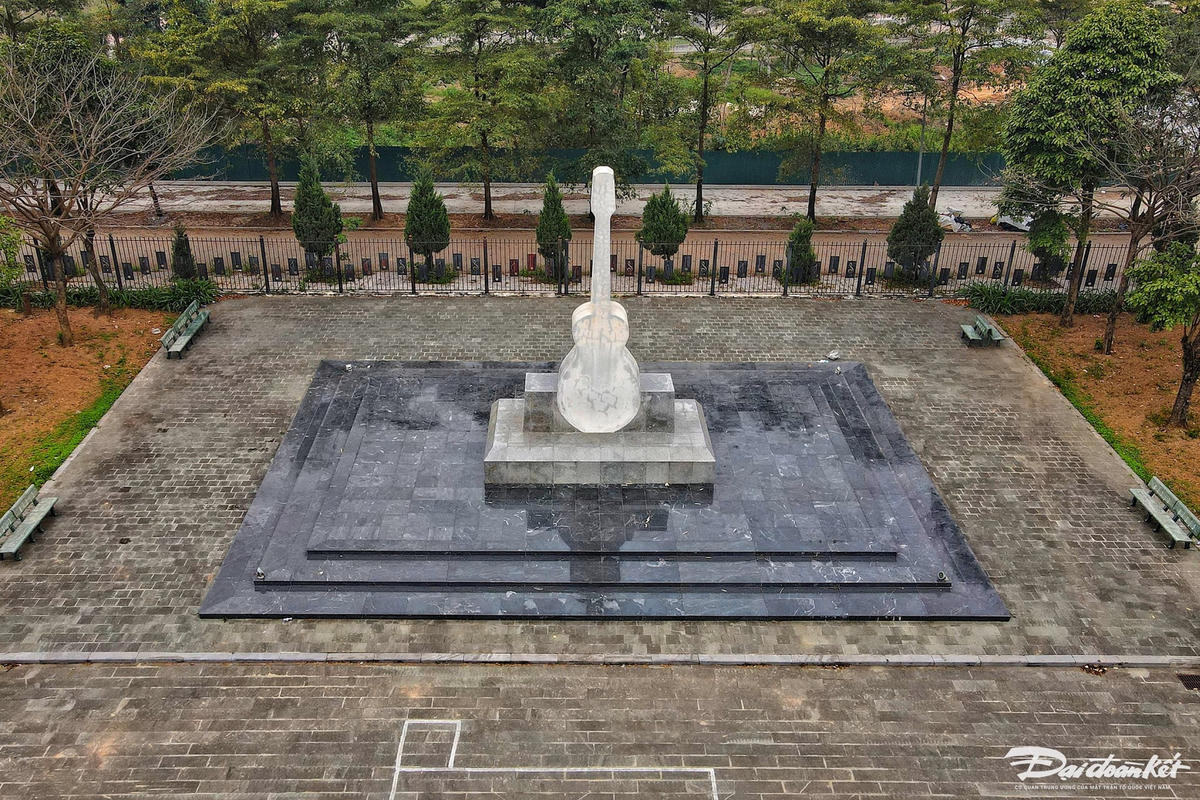 W_cong_vien_dan_guita-le-khanh5.jpg