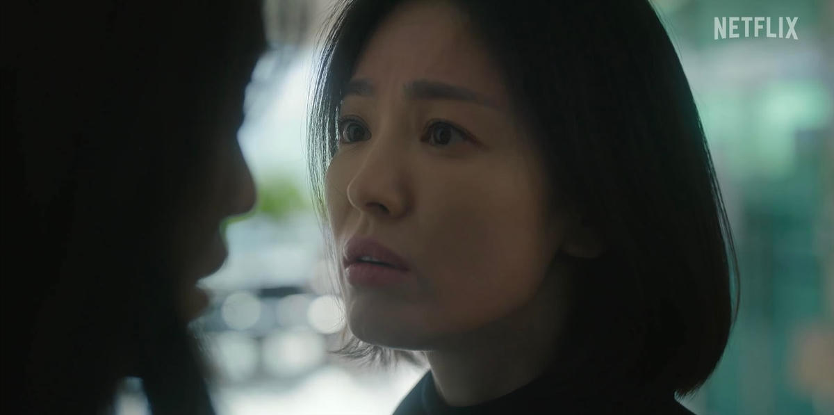 Song Hye Kyo biến hóa cảm xúc, đầy thù hận trong siêu phẩm báo thù “The Glory“. Ảnh cắt từ video.