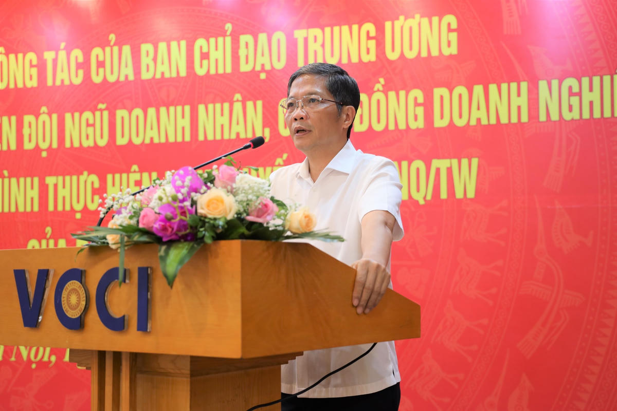Trưởng Ban Kinh tế Trung ương Trần Tuấn Anh phát biểu tại cuộc làm việc.