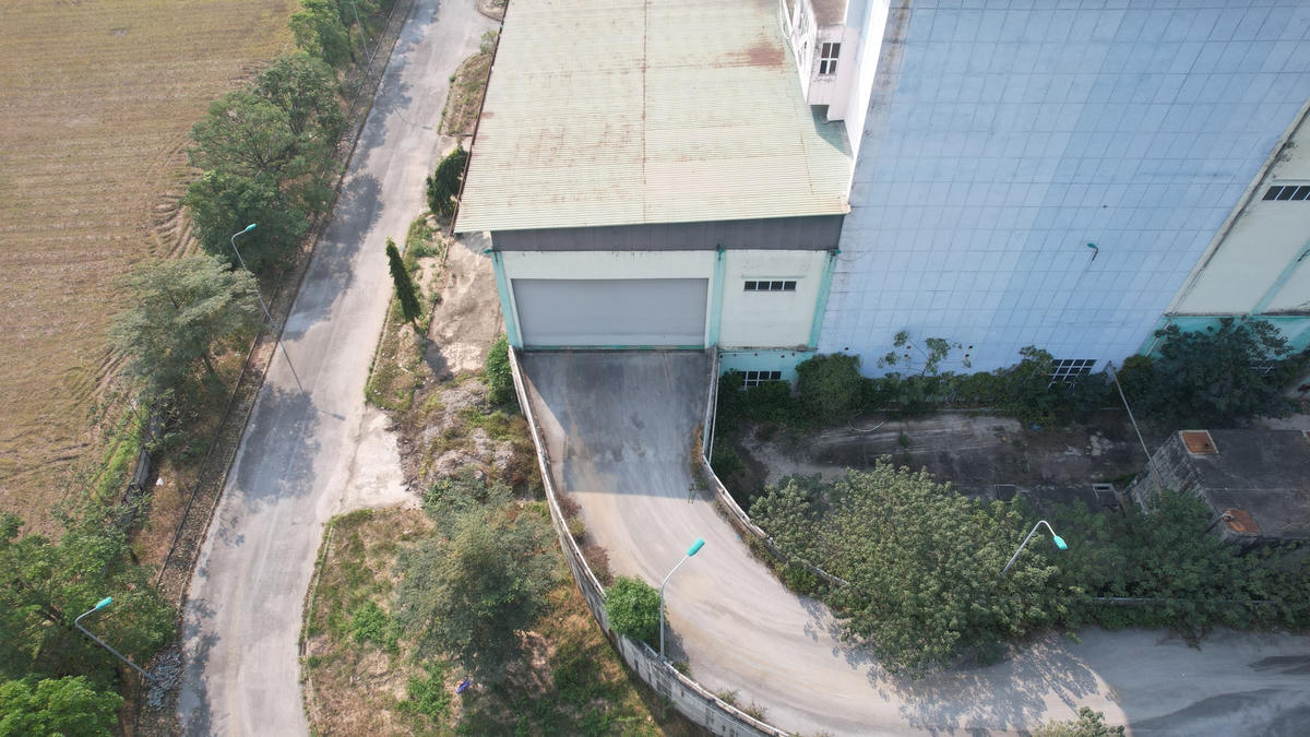 Trong khoảng thời gian hoạt động, nhà máy rác Phương Đình có công suất xử lý rác thấp hơn so với kỳ vọng ban đầu là 300 tấn/ngày, chỉ đạt khoảng 60 tấn/ngày, cao điểm nhất cũng chỉ là 120 - 150 tấn/ngày.