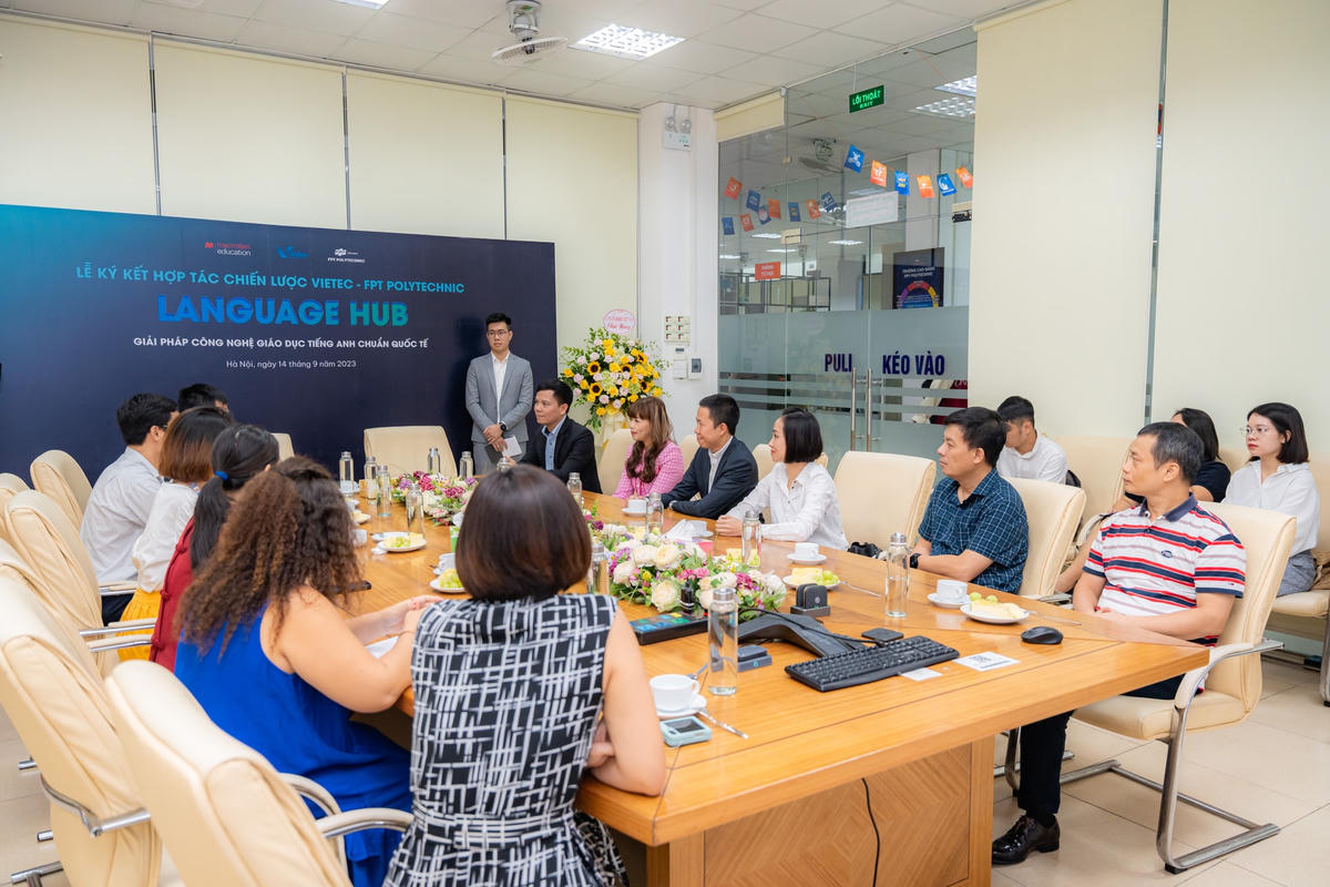 Các đại biểu tham dự lễ ký kết hợp tác 