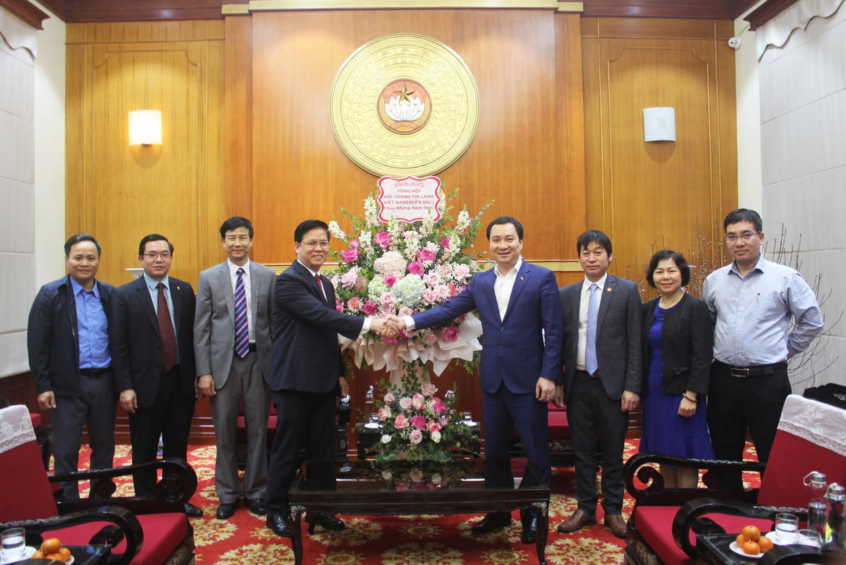Ông Vũ Văn Tiến, Trưởng ban Tuyên giáo UBTƯ MTTQ Việt Nam tiếp Hội thánh Tin Lành Việt Nam (miền Bắc).