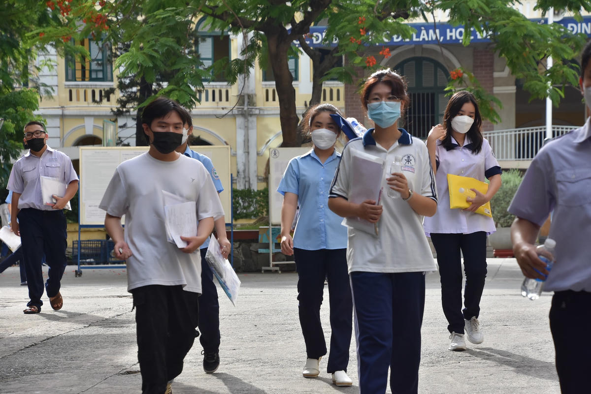 Thí sinh dự thi kì thi Tốt nghiệp THPT 2022 tại TP HCM.