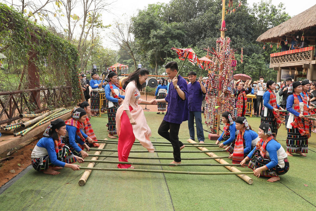 Sức cuốn hút của những hoạt động văn hóa cộng đồng. Ảnh: Quang Vinh.