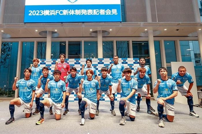 Công Phượng và đồng đội tràn đầy quyết tâm trước mùa giải mới. Ảnh: Yokohama FC.