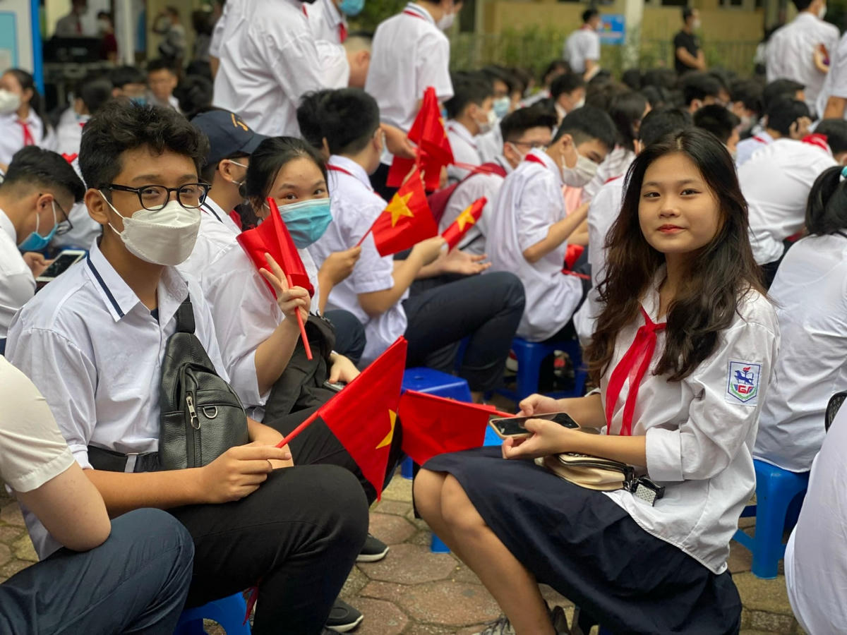Phó Chủ tịch UBND TP Hà Nội đánh trống khai giảng năm học mới