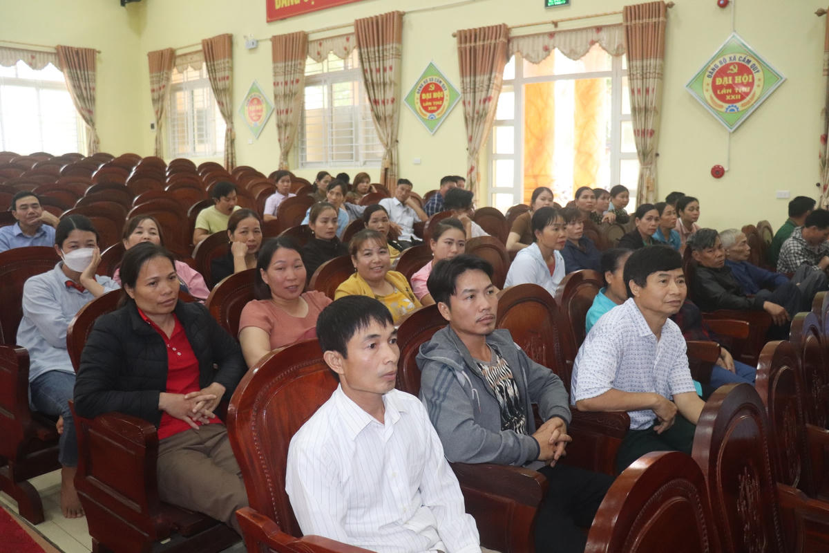 Hội nghị được tiến hành giữa 3 bên: Chính quyền - người dân- doanh nghiệp.  