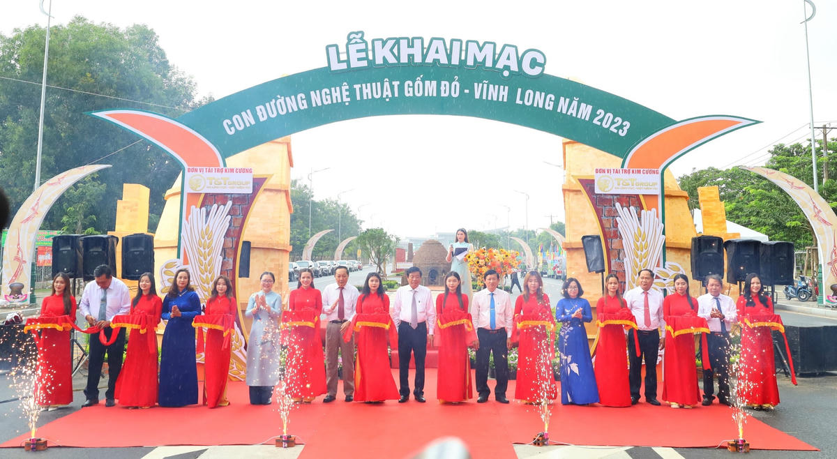 Vĩnh Long khai mạc Con đường nghệ thuật gốm đỏ - Vĩnh Long 2023.