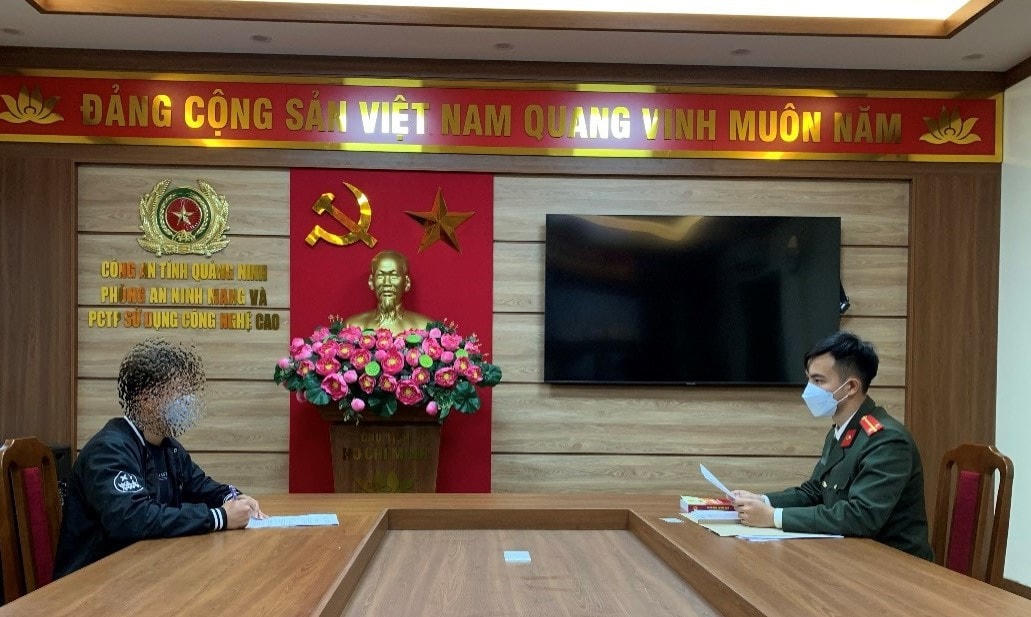 Công dân P.N.P khi làm việc tại cơ quan Công an. Ảnh: Công an Quảng Ninh.