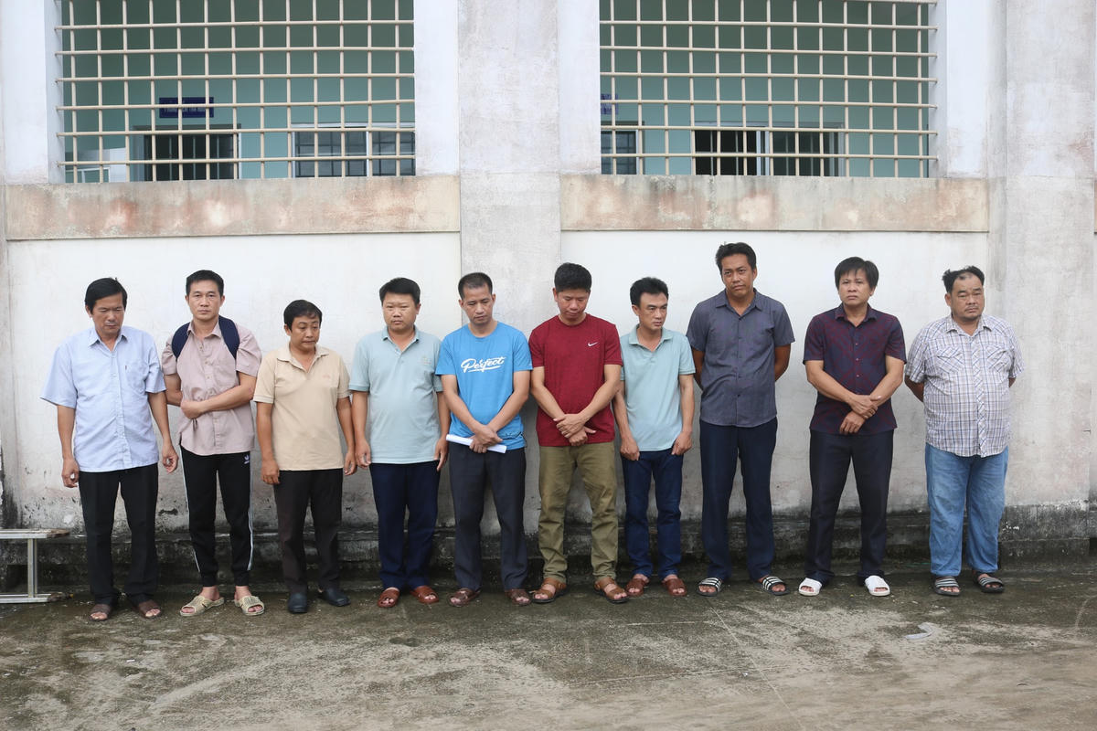 10 đối tượng bị bắt tạm giam.