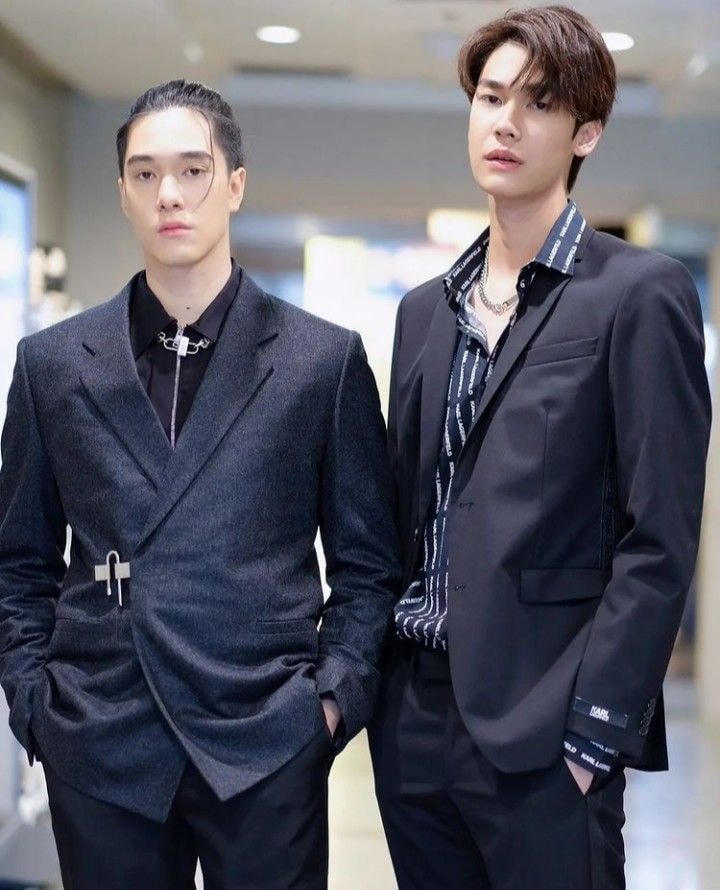 Bộ đôi diễn viên Dew Jirawat, Nani Hirunkit gây chú ý khi so kè nhan sắc trong "Trường học nội trú".