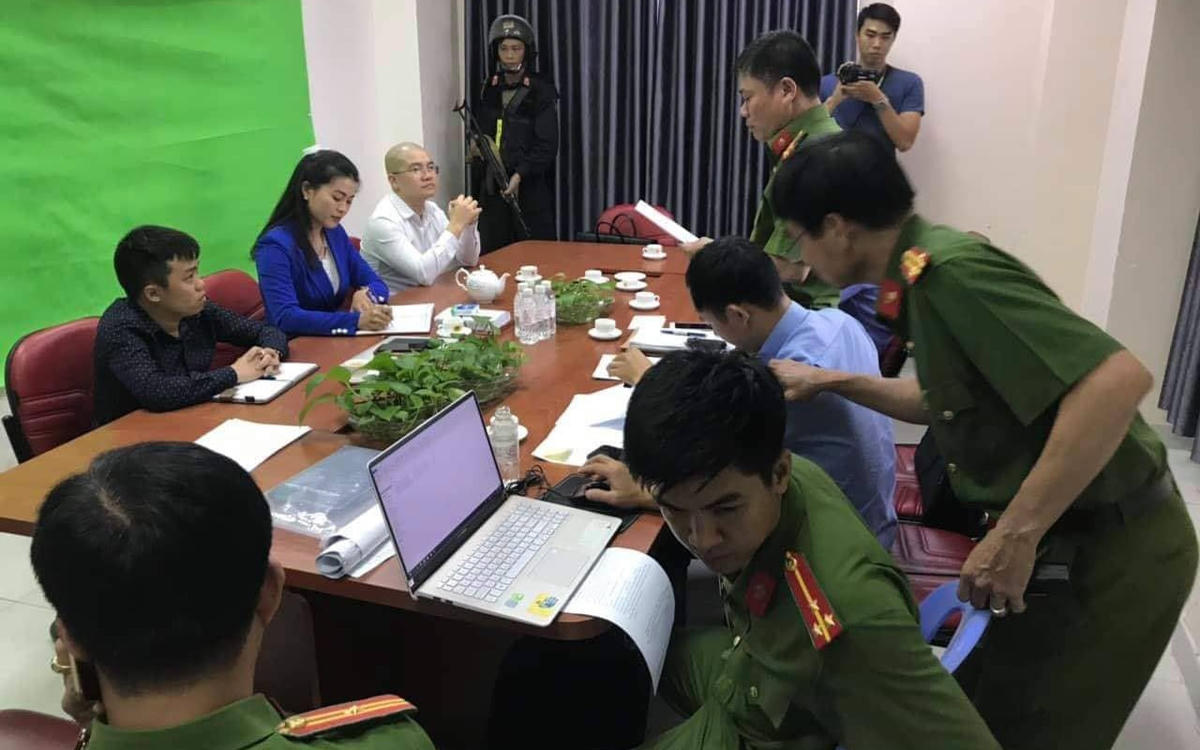 Bị cáo Nguyễn Thái Luyện cùng các đồng phạm tại thời điểm làm việc với cơ quan điều tra. (Ảnh: ĐĐK)