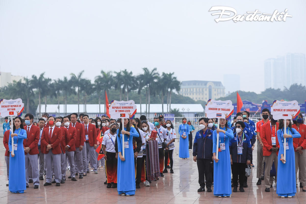 Mỗi đoàn thể thao các nước dự Lễ thượng cờ sẽ gồm 31 thành viên, tương ứng với con số 31 kỳ SEA Games, cùng đại diện Đại sứ quán 10 nước Đông Nam Á tại Hà Nội.