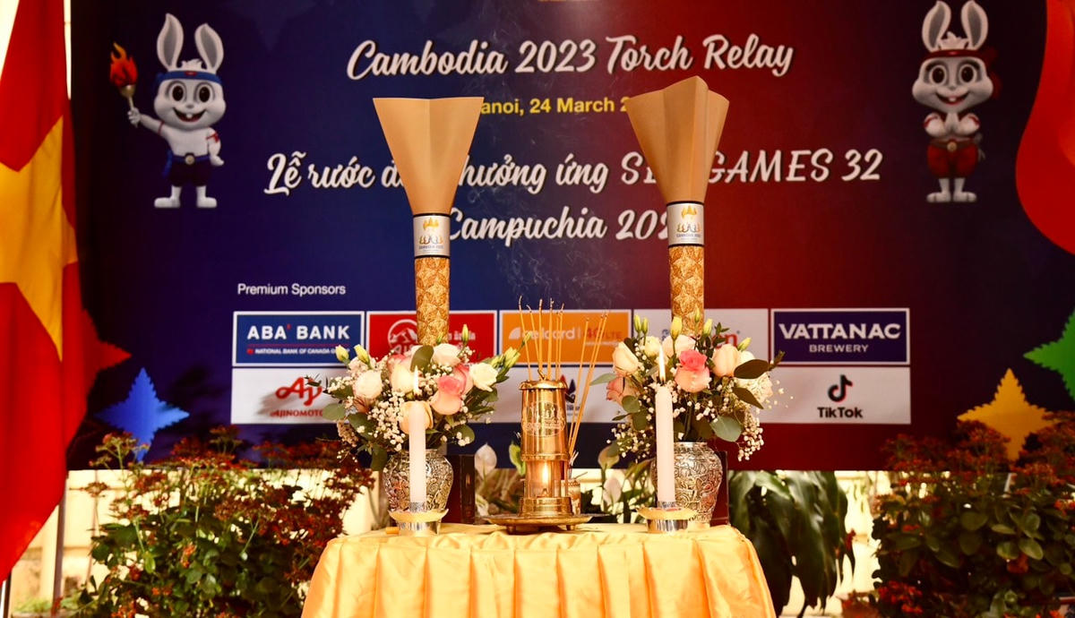 Cận cảnh ngọn đuốc SEA Games 32 . Ảnh: Bộ VHTTDL.