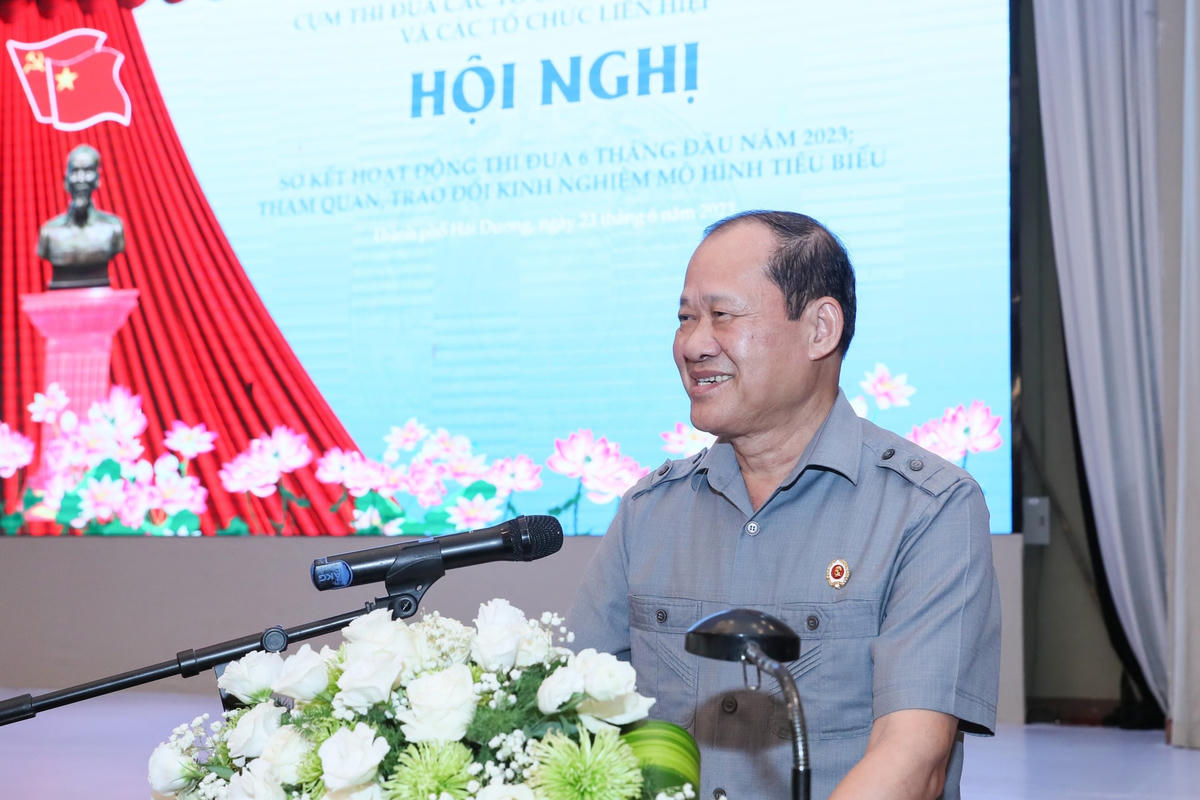 Thượng tướng Bế Xuân Trường, Chủ tịch Hội Cựu Chiến binh Việt Nam, Trưởng cụm thi đua phát biểu tại Hội nghị.