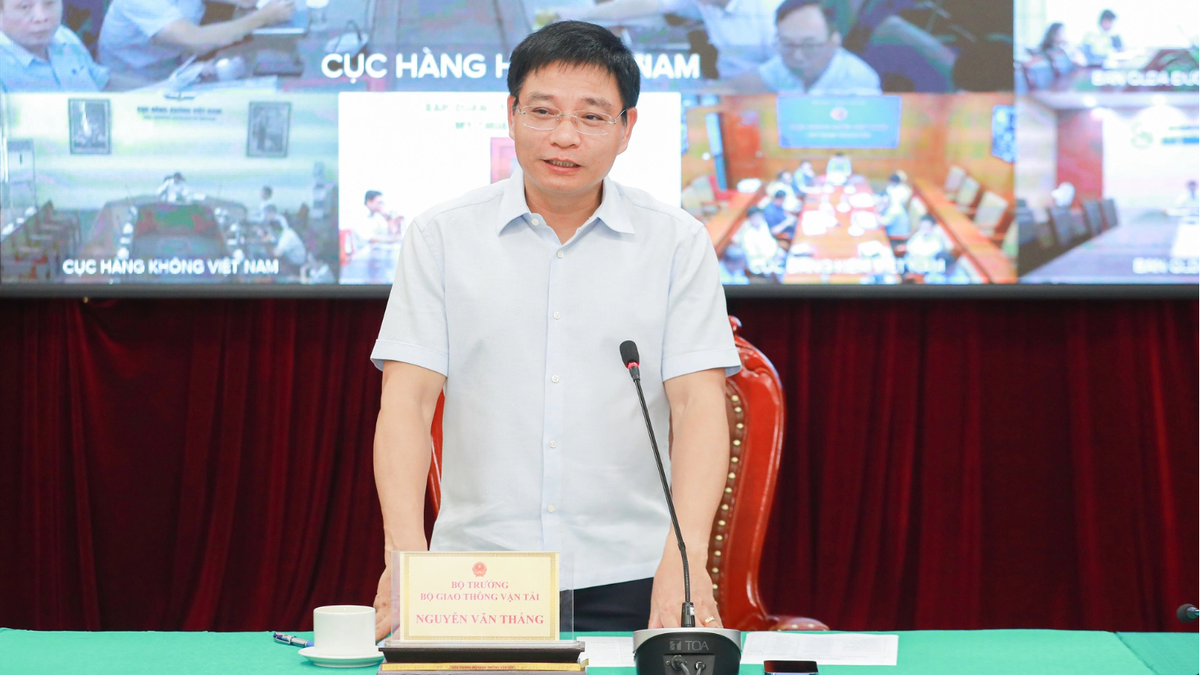 Bộ trưởng Bộ GTVT Nguyễn Văn Thắng phát biểu tại hội nghị.